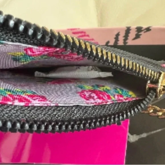 Betsey Johnson Cardholder Wallet and Black Hat with Yellow Pom Pom - Gift Boxed - Picture 6 of 8